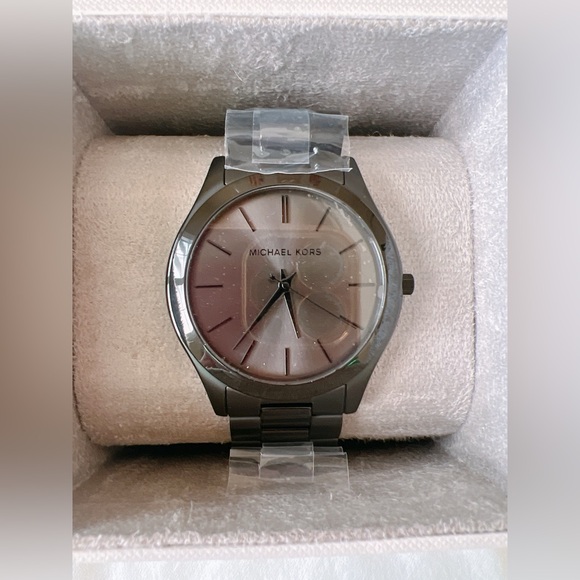 MICHAEL KORS Oversized Slim Runway Black-Tone Watch - Picture 4 of 12